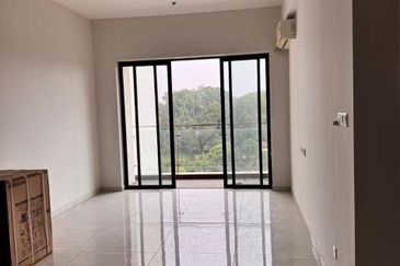 Baypoint @ Country Garden Danga Bay