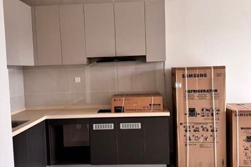 Baypoint @ Country Garden Danga Bay