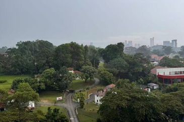 Baypoint @ Country Garden Danga Bay