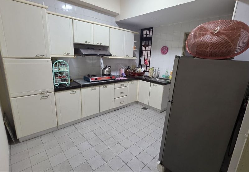 Aloha Tower Condominium