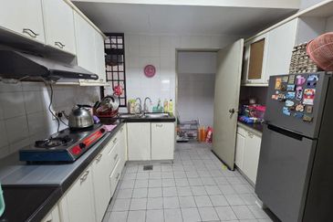 Aloha Tower Condominium