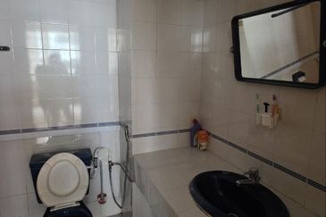 Aloha Tower Condominium