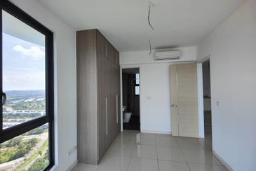 The M @ Medini Macrolink