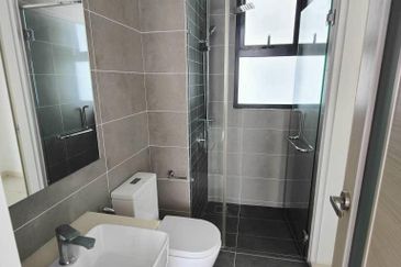 The M @ Medini Macrolink