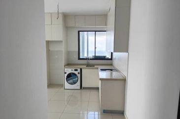 The M @ Medini Macrolink