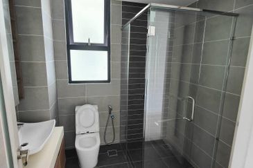 The M @ Medini Macrolink