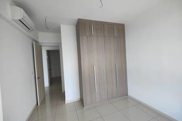 The M @ Medini Macrolink