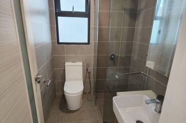 The M @ Medini Macrolink