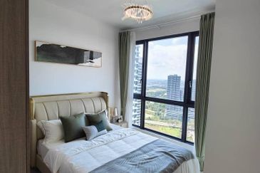 The M @ Medini Macrolink