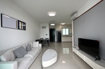 The M @ Medini Macrolink