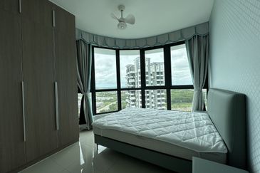 The M @ Medini Macrolink