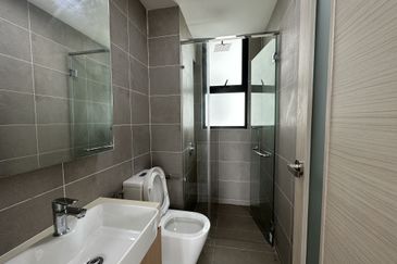 The M @ Medini Macrolink