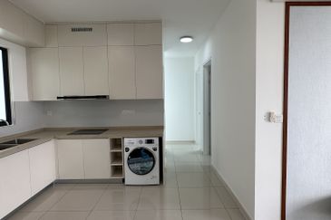 The M @ Medini Macrolink