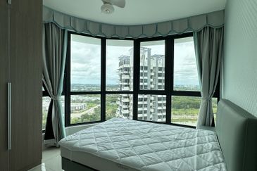 The M @ Medini Macrolink