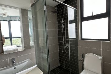 The M @ Medini Macrolink