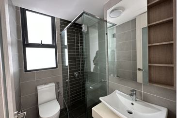 The M @ Medini Macrolink