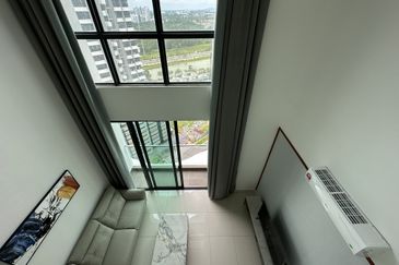 The M @ Medini Macrolink