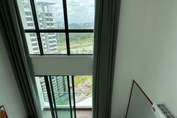 The M @ Medini Macrolink