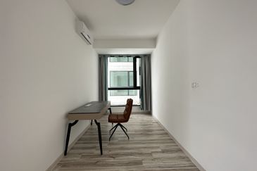 The M @ Medini Macrolink