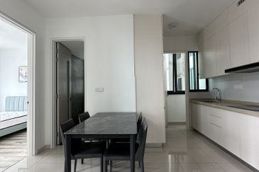 The M @ Medini Macrolink