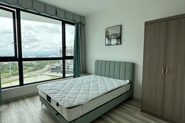 The M @ Medini Macrolink