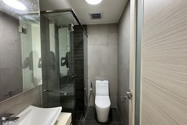 The M @ Medini Macrolink