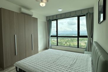 The M @ Medini Macrolink