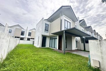 Avira Medini Sunway   Corner Lot