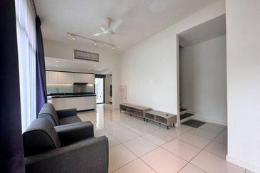 Avira Medini Sunway   Corner Lot