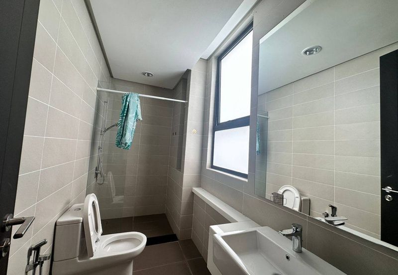 Avira Medini Sunway   Corner Lot