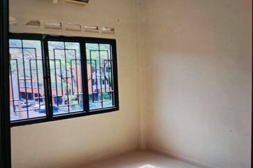 Taman Pulai Utama Flat