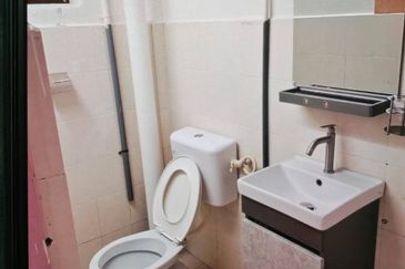 Taman Pulai Utama Flat