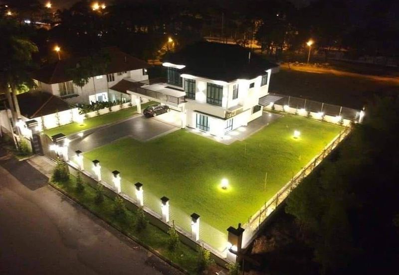 The Country Residency