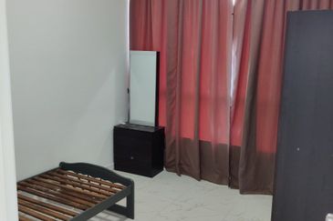 Dedaun Hijau (Greenfield Regency)