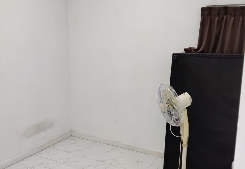 Dedaun Hijau (Greenfield Regency)