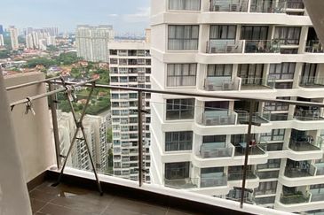 Baypoint @ Country Garden Danga Bay