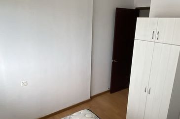 Baypoint @ Country Garden Danga Bay