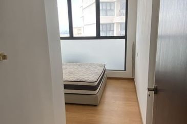 Baypoint @ Country Garden Danga Bay