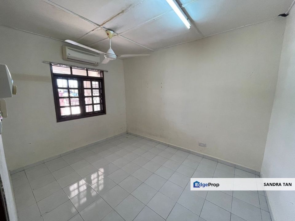 Taman Dahlia Tampoi Single Storey Low Cost House, Johor, Tampoi