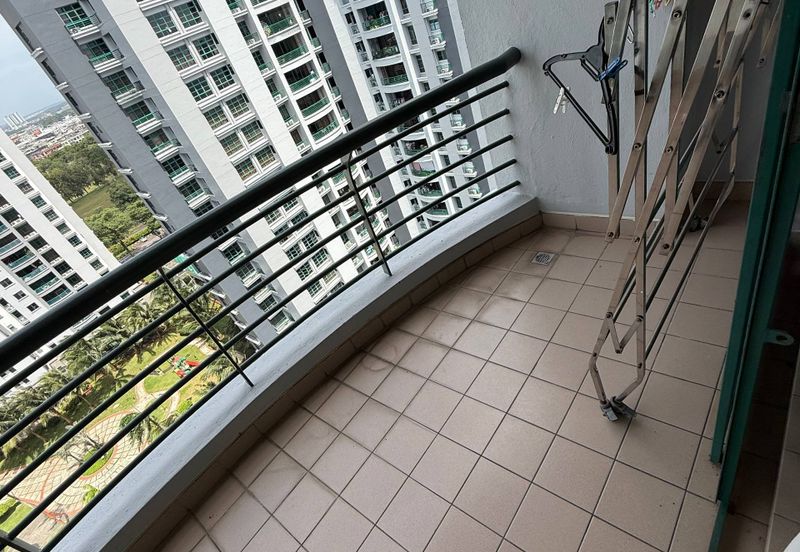 Straits View Condominium