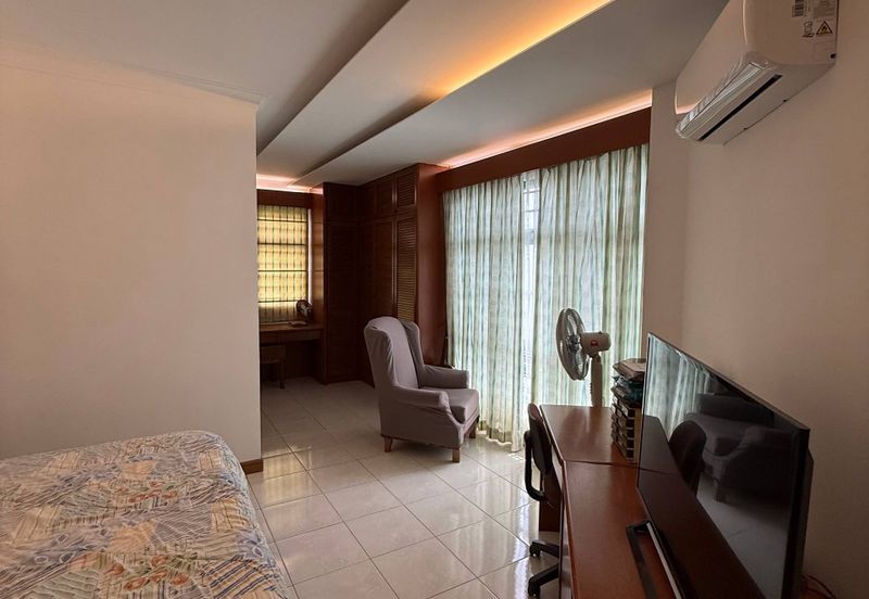 Straits View Condominium