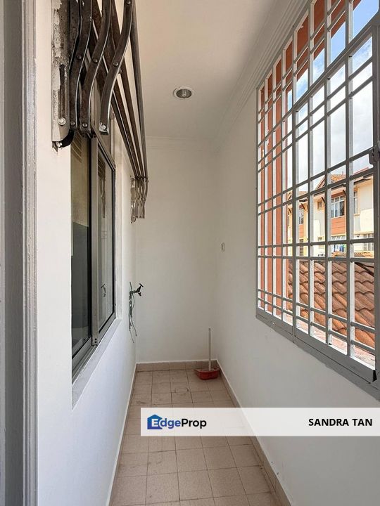 Nusa Villa Penthouse Jalan Jati 11 Tmn Nusa Bestari Jaya 2 Storey Town House, Johor, Nusajaya