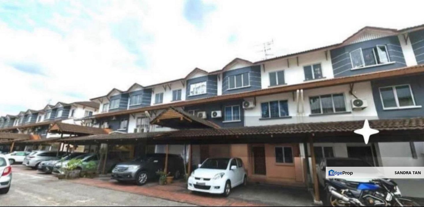 Tampoi Villa Rose Town House 1st Floor, Johor, Tampoi