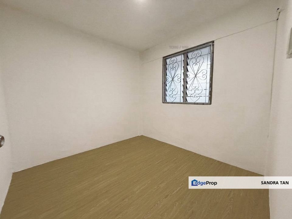 Taman Ungku Tun Aminah, 81300 Skudai (Tuta) 2 Room Low Cost Flat, Johor, Johor Bahru