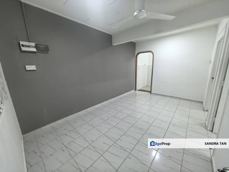 Block 68, Taman Ungku Tun Aminah Low Cost Flat, Johor, Johor Bahru