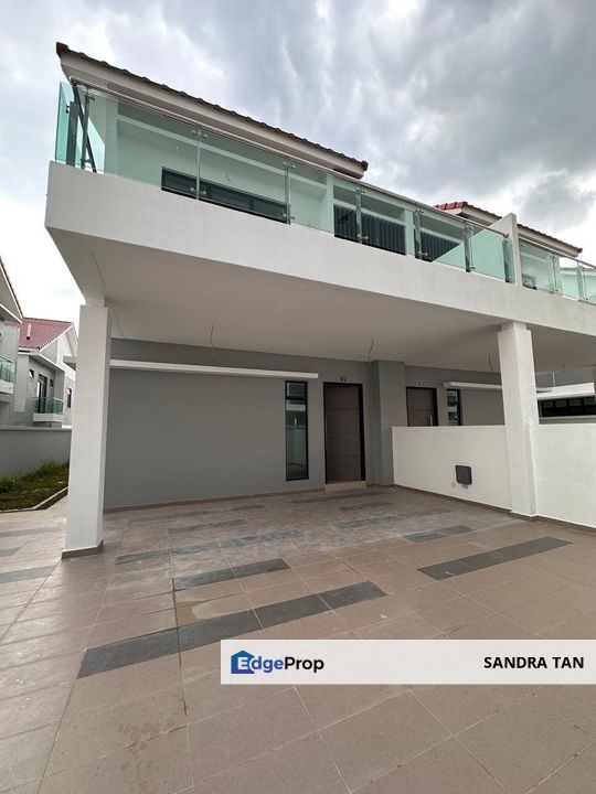 Jalan Mutiara Emas 2/Xx, Taman Mount Austin, 81100 Jb Double Storey Cluster, Johor, Johor Bahru