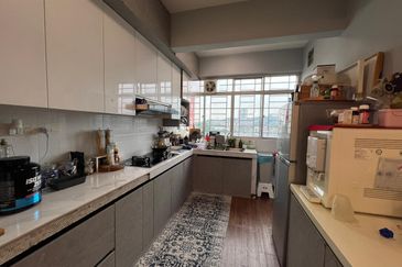 Green Suria Apartment