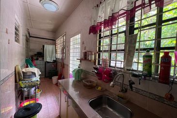 SL 11, Bandar Sungai Long