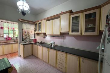 SL 11, Bandar Sungai Long