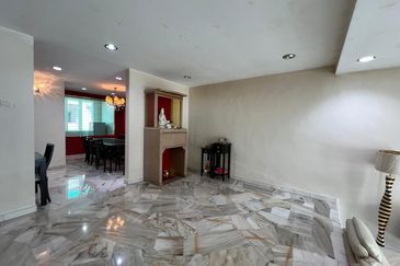 SL7, Bandar Sungai Long